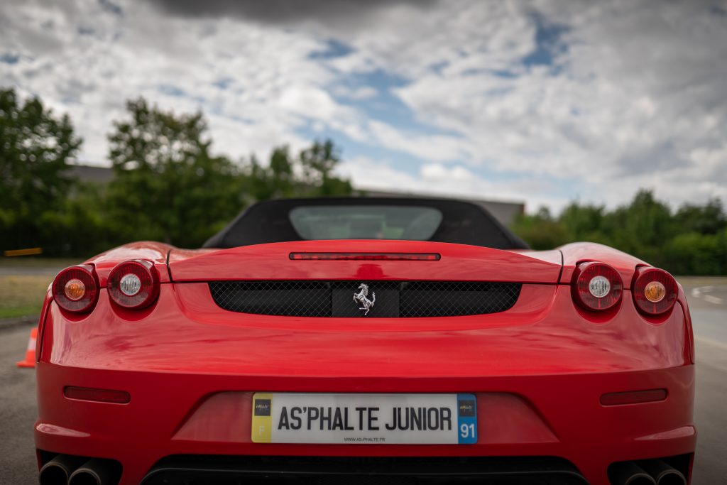 Stage de pilotage enfant en Ferrari F430